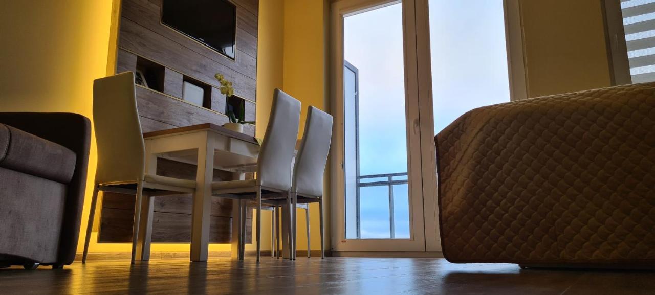 Apartament "Zloty Relaks" Tuz Przy Plazy Z Balkonem Z Widokiem Na Hel I Hamakami Puck Ngoại thất bức ảnh