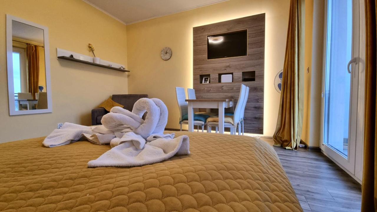 Apartament "Zloty Relaks" Tuz Przy Plazy Z Balkonem Z Widokiem Na Hel I Hamakami Puck Ngoại thất bức ảnh
